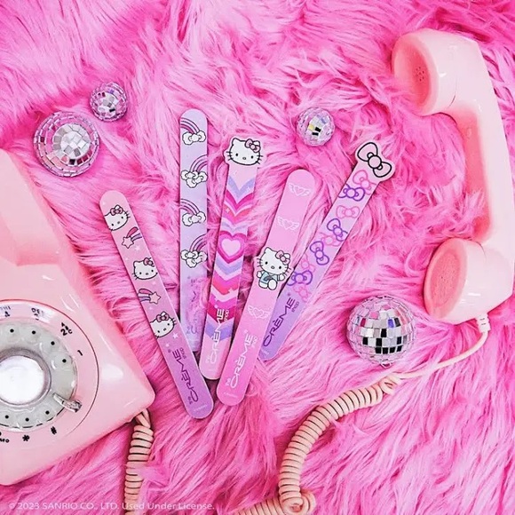 The Creme Shop x Hello Kitty Y2K Collection Totally Cute! Nail Files - Picture 4 of 7